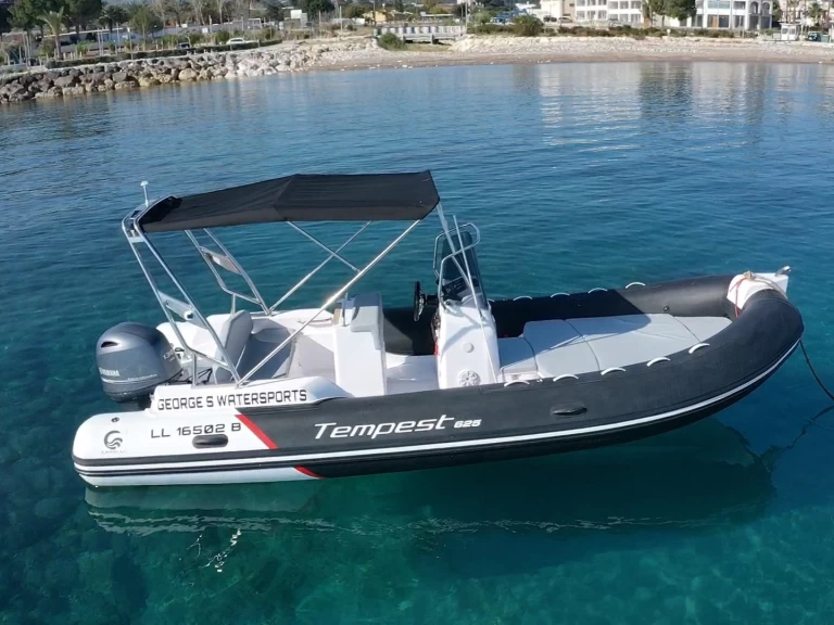 Alquiler de Capelli Tempest 625 Easy en Latchi