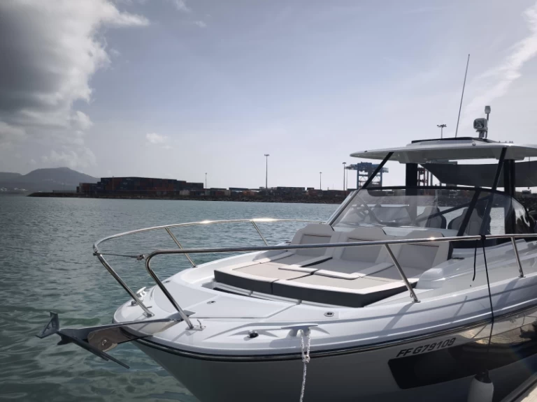 Alquiler Lancha en Les Trois-Îlets - Jeanneau Cap Camarat 9.0 WA