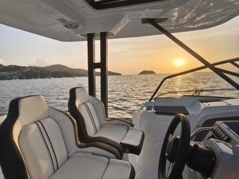 Jeanneau Cap Camarat 9.0 WA de alquiler a Les Trois-Îlets