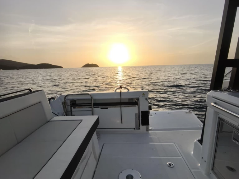 Alquiler Les Trois-Îlets - Jeanneau Cap Camarat 9.0 WA en SamBoat