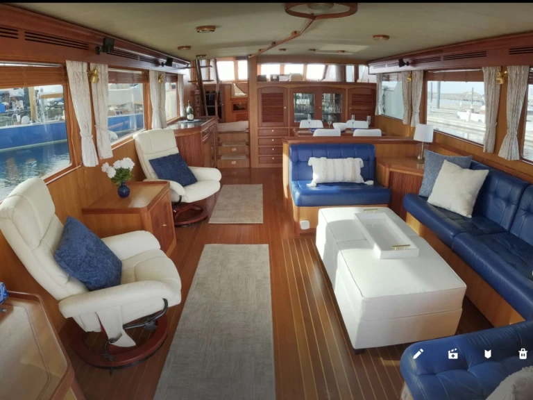 Alquiler de barcos Newport barato de What's Next