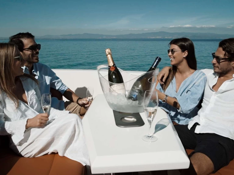 Yate de lujo para alquilar Benítses al mejor precio