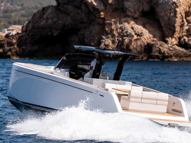 Pardo Yachts Queen Lia II de alquiler a Benítses