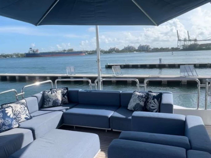 Alquiler de Azimut Satisfaction en Bahamas