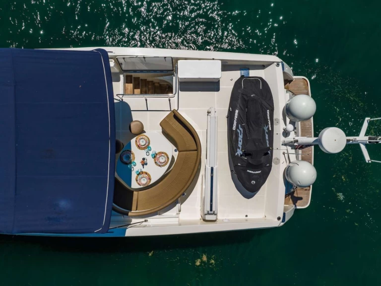 Alquiler de Yate de lujo, con o sin patrón Ferretti Miami