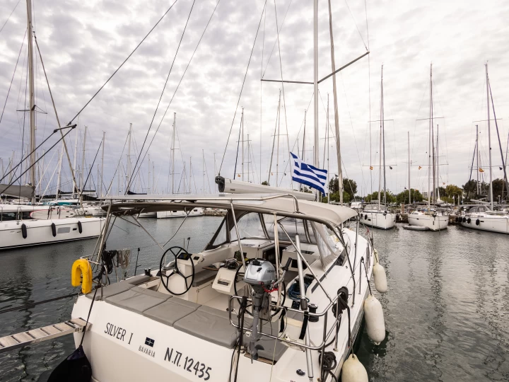 Alquiler de Bavaria Bavaria C45 en Álimos