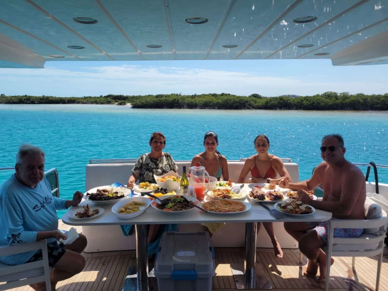 Alquiler Islas Turcas y Caicos - Azimut Saphire Blue en SamBoat