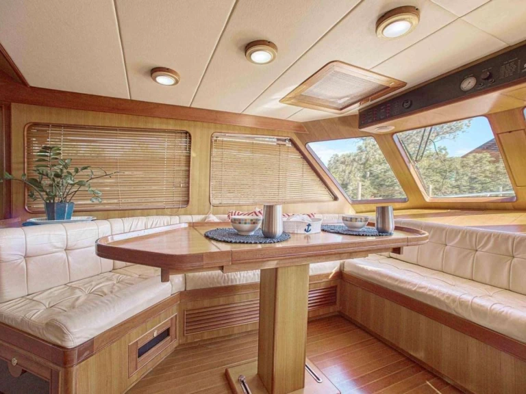 Alquiler de embarcaciones Marlow What's Next enNewport en Samboat