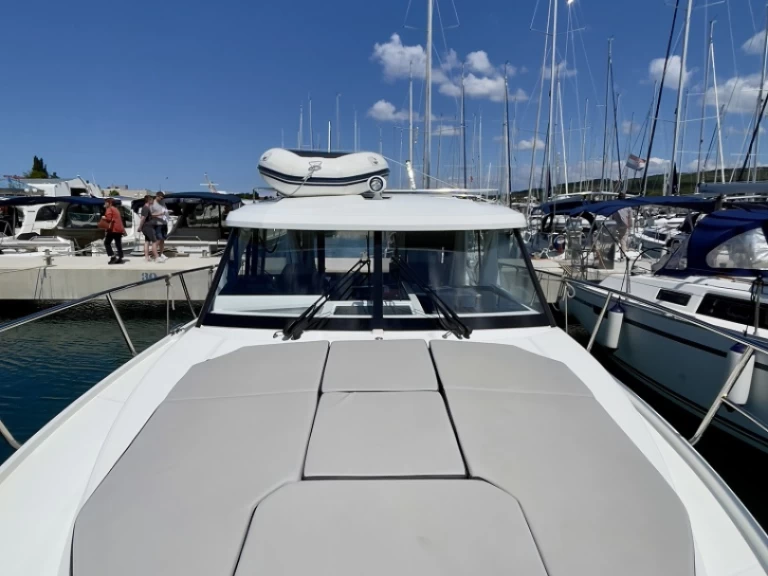 Alquiler de embarcaciones Jeanneau Merry Fisher 1095 enSukošan en Samboat