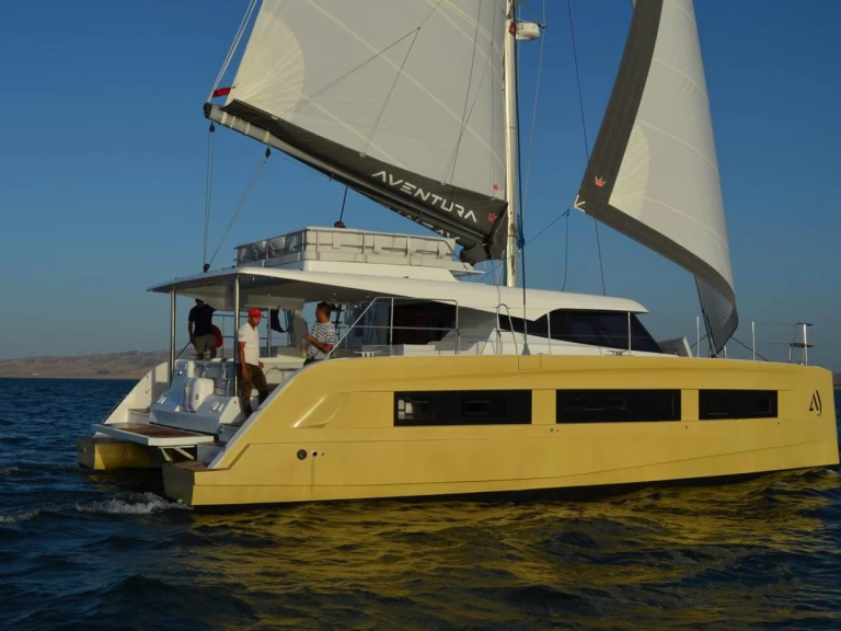 Alquiler Catamarán Aventura con o sin  título de navegación