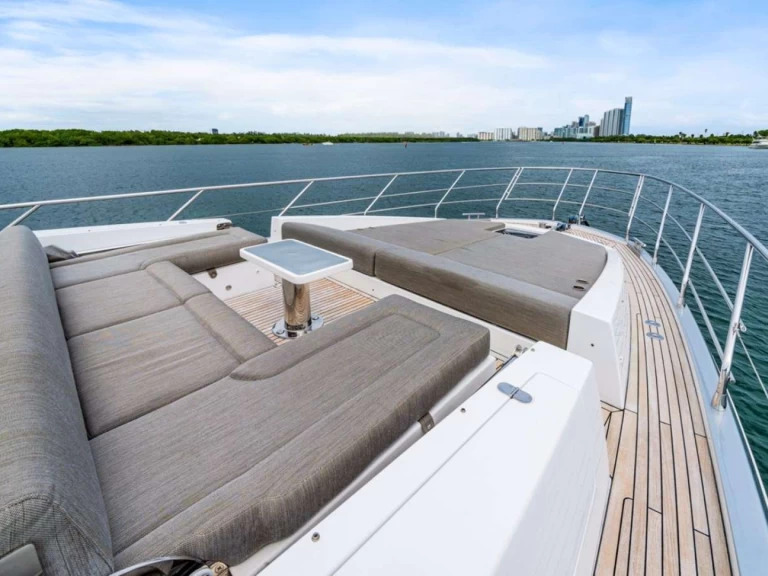 Alquiler Yate de lujo Azimut con o sin  título de navegación