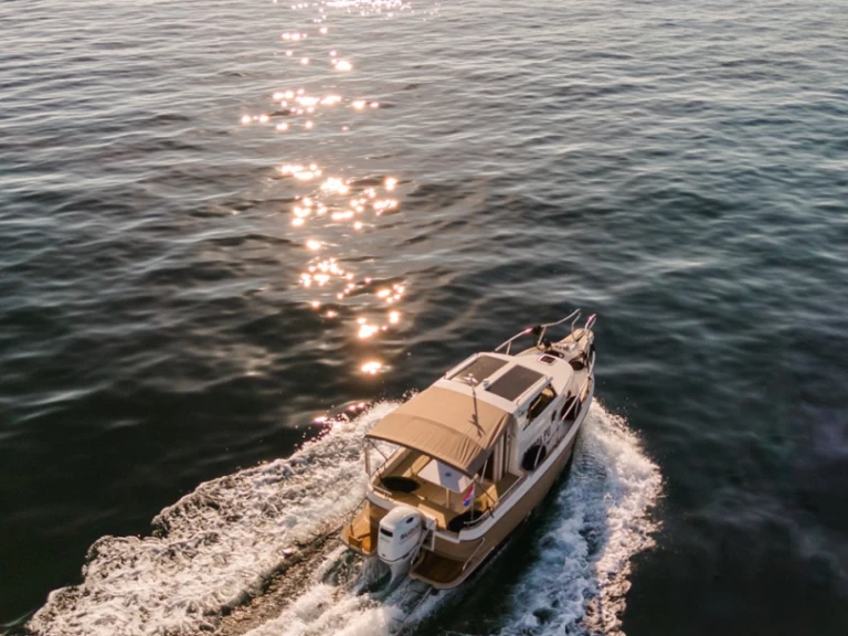 Alquiler de embarcaciones Leidi Leidi 660 enPula en Samboat