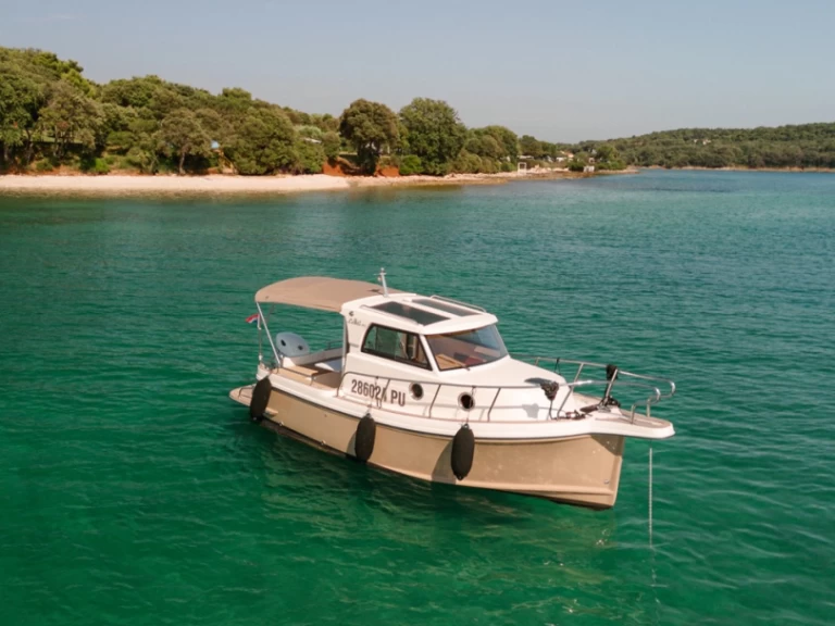 Leidi Leidi 660 de alquiler a Pula