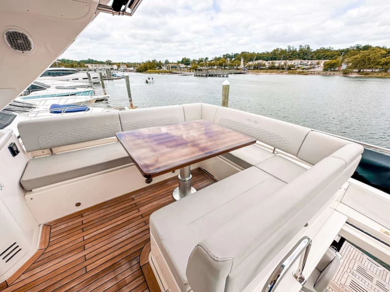 Alquiler de embarcaciones Sea Ray Sea Amber enManhasset en Samboat