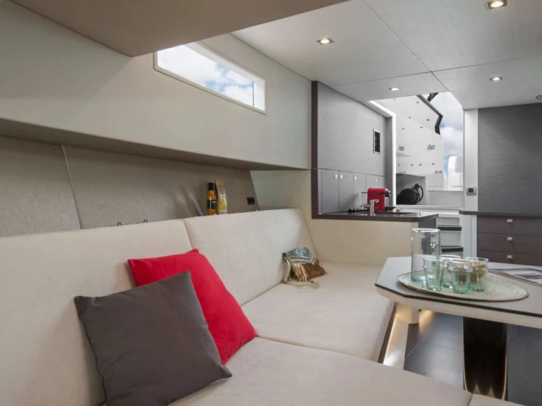 Alquiler de embarcaciones Vanquish Placebo enBenítses en Samboat