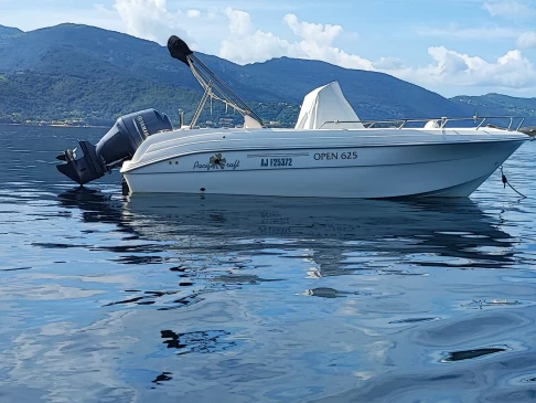 Alquiler de embarcaciones Pacific Craft Pacific Craft 625 Open enSagone en Samboat