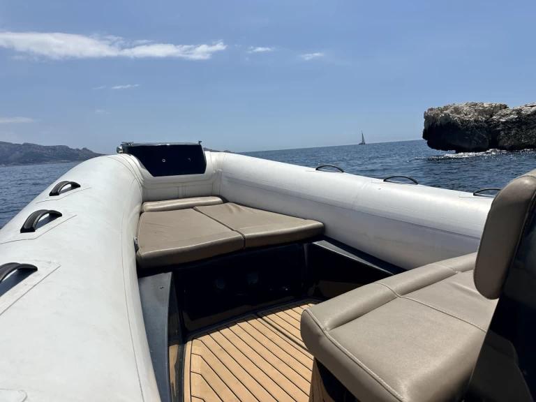 Alquiler Neumática Brig con o sin  título de navegación