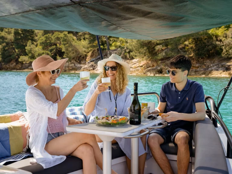 Alquiler de Axopar 28 cabin en Zadar