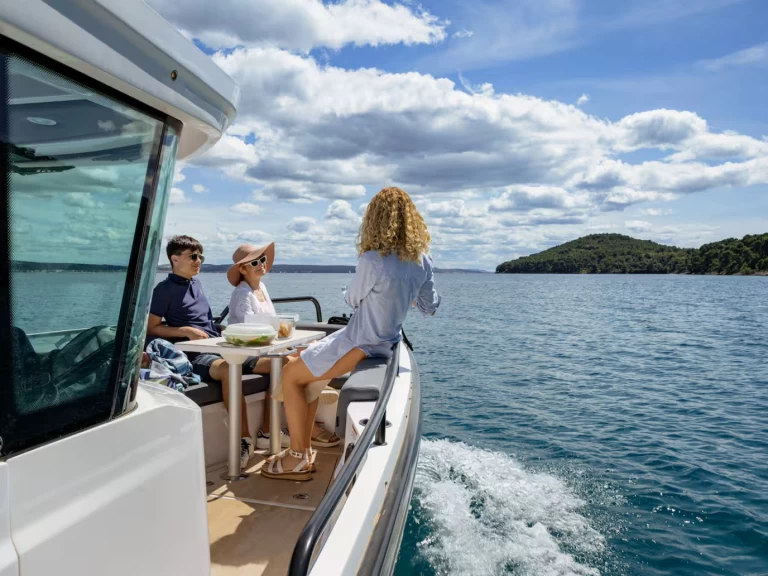 Alquiler de barcos Zadar barato de 28 cabin