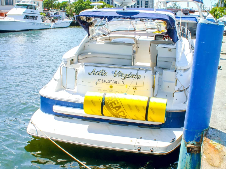 Alquiler de embarcaciones Régal Commodore 4260 enNorth Miami Beach en Samboat