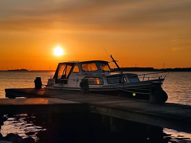 Alquiler Lancha Curtevenne con o sin  título de navegación
