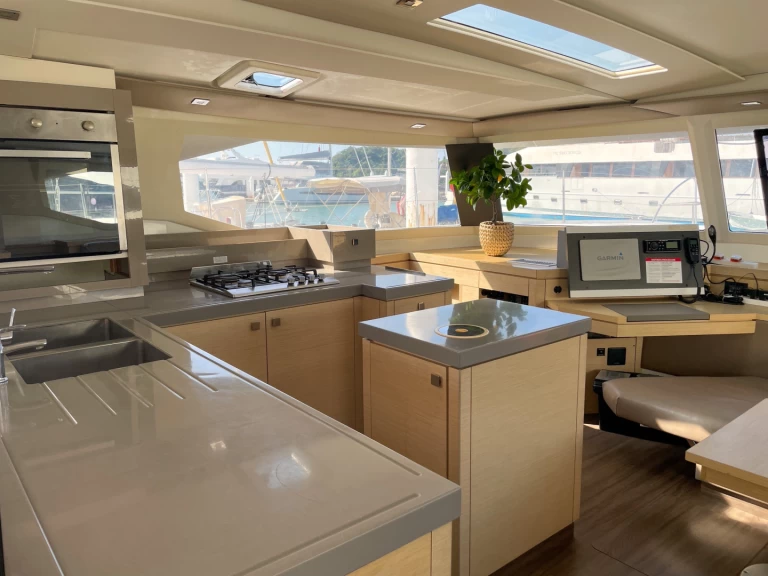 Alquiler Catamarán Fountaine Pajot con o sin  título de navegación
