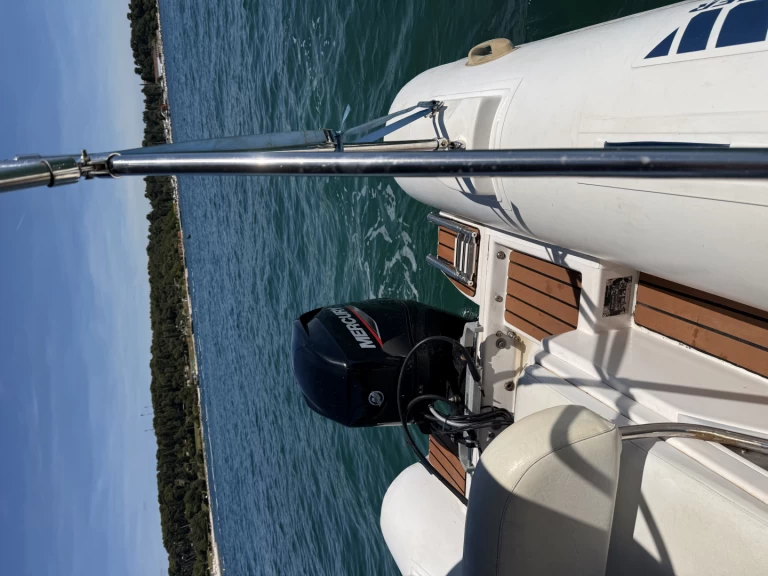 Tiger 520 open de alquiler a Rovinj Port