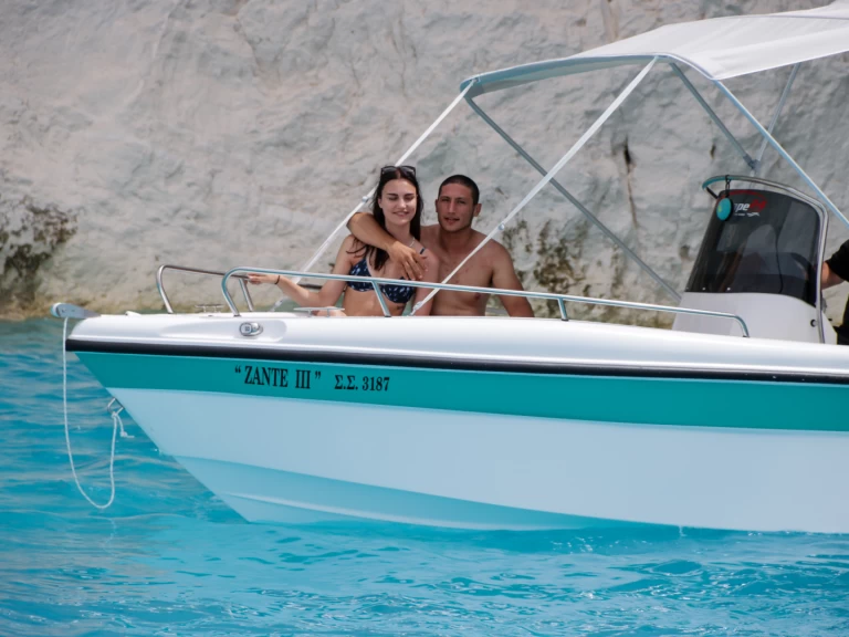 Alquiler de barcos Zante barato de Blue Water 185