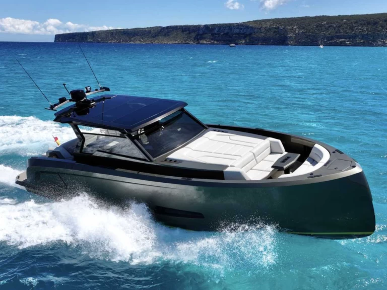 Alquiler de Vanquish VQ 45 en Ibiza (Ciudad)