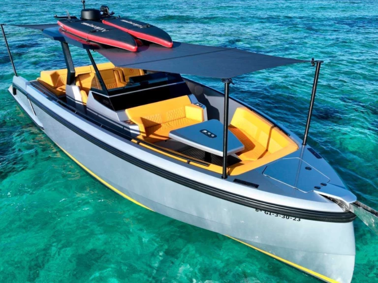 Alquiler de Vanquish VQ 40 en Ibiza (Ciudad)