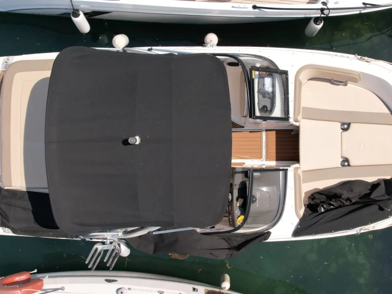 Bayliner VR5 de alquiler a Amphion-les-Bains