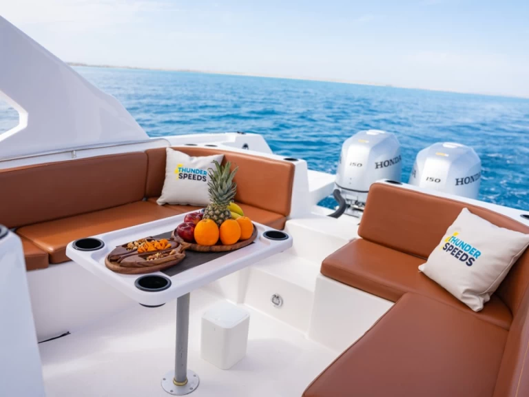 Alquiler de Linssen Linssen 339 Ac Grand Sturdy en Hurgada