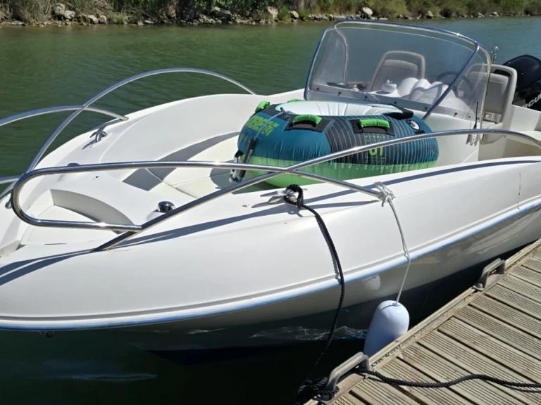 Alquiler de barcos Carnon-Plage barato de Quicksilver 635 Commander