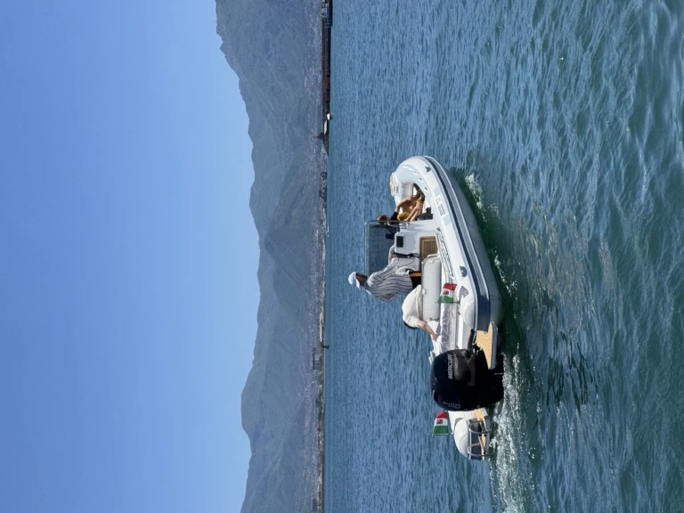 Joker Boat Coaster 650 de alquiler a Torre Annunziata