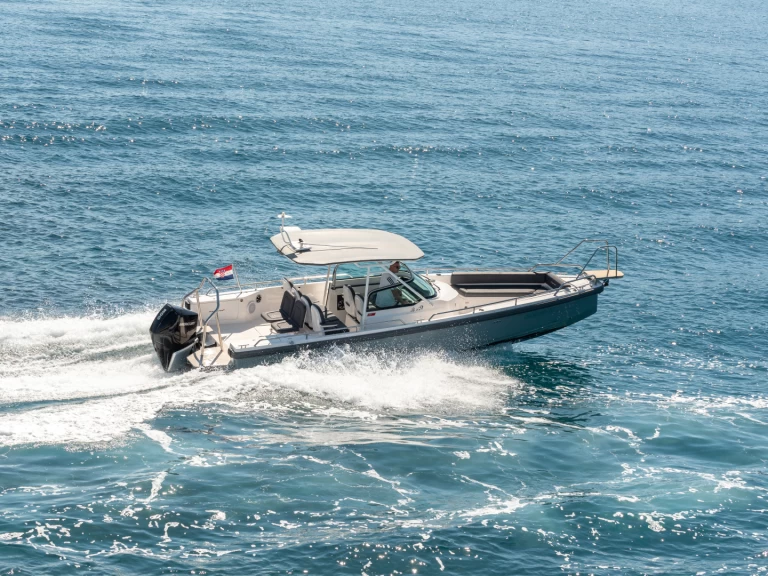 Alquiler de barcos Trogir barato de Axopar 28 T-Top