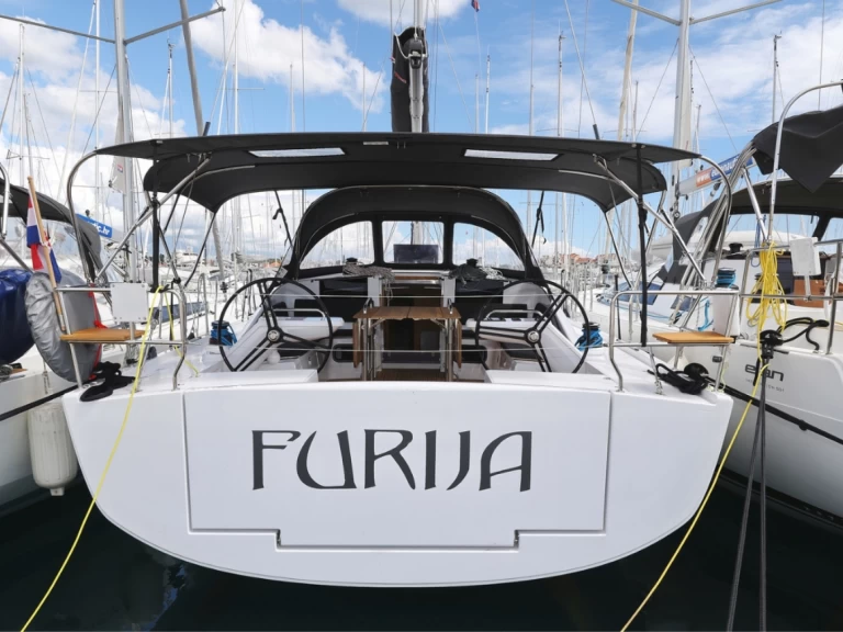 Alquiler Velero Elan con o sin  título de navegación