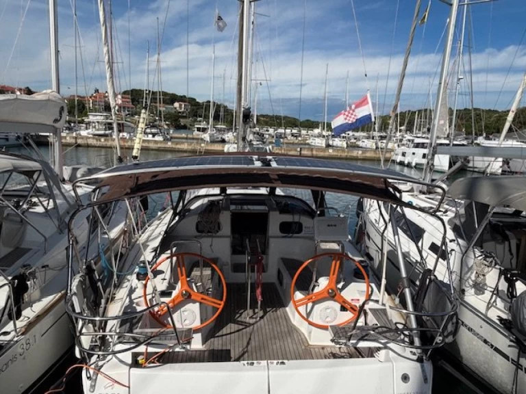 Alquiler Pula - Elan Impression 40 en SamBoat