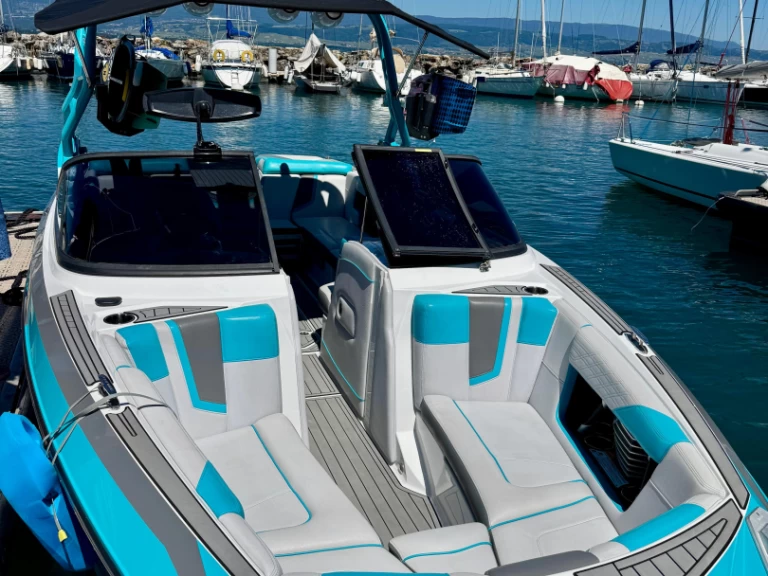 Alquiler de Lancha, con o sin patrón NAUTIQUE BOAT COMPANY Yvoire
