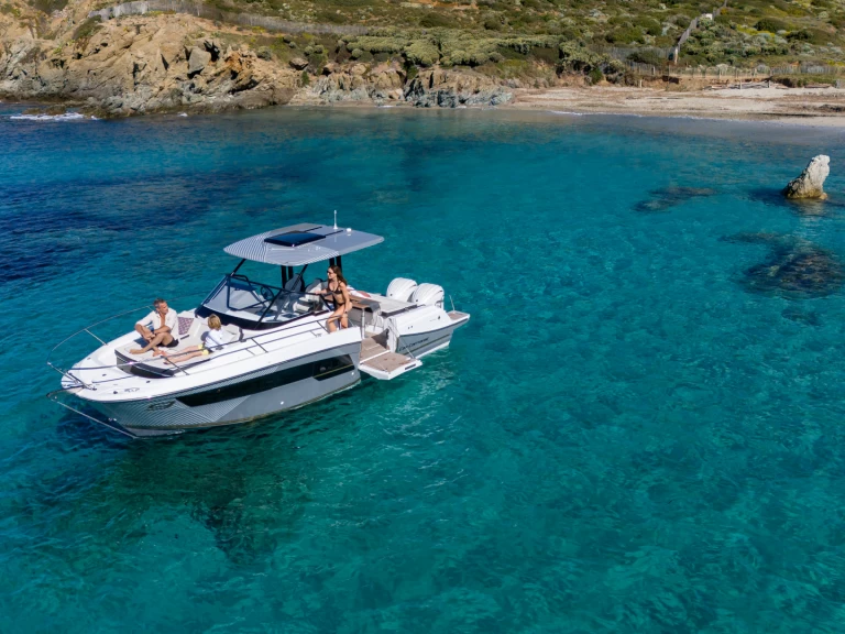 Alquiler de Jeanneau Cap Camarat 9,0 WA en Hyères