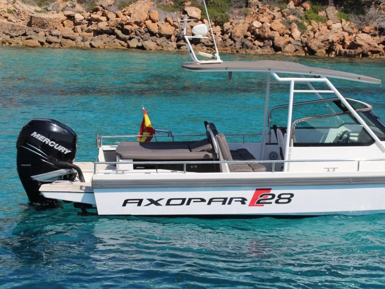 Alquiler de Axopar 28 T-Top en Club Nàutic Santa Ponsa