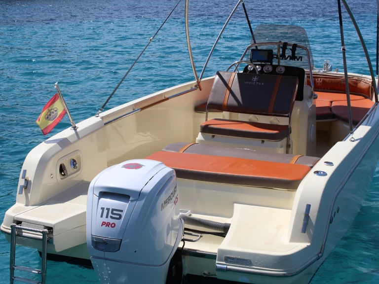 Alquiler de embarcaciones Invictus  Invictus 190 FX enClub Nàutic Santa Ponsa en Samboat
