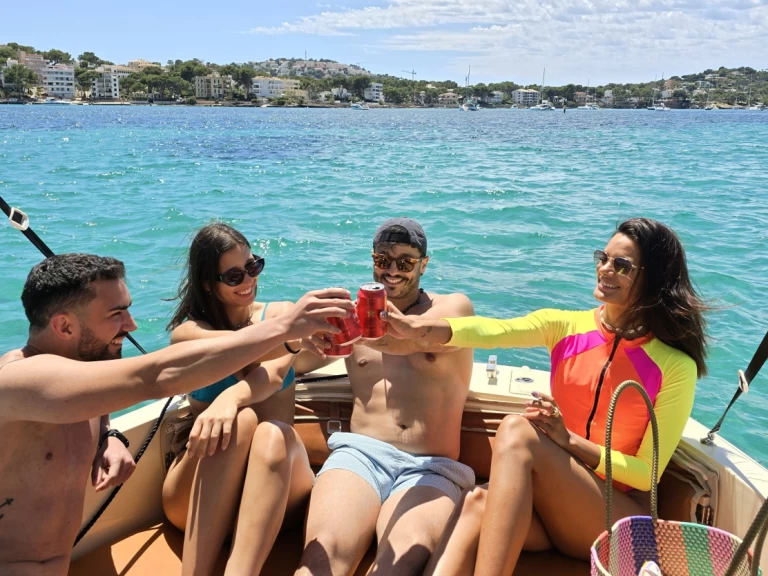 Lancha para alquilar Club Nàutic Santa Ponsa al mejor precio