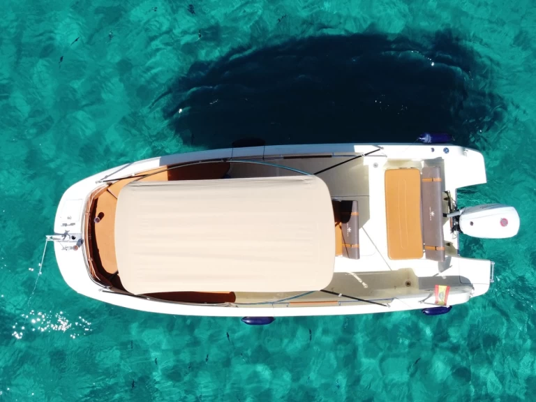 Alquiler de Invictus  Invictus 190 FX en Club Nàutic Santa Ponsa