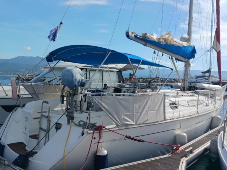 Alquiler Velero Jeanneau con o sin  título de navegación