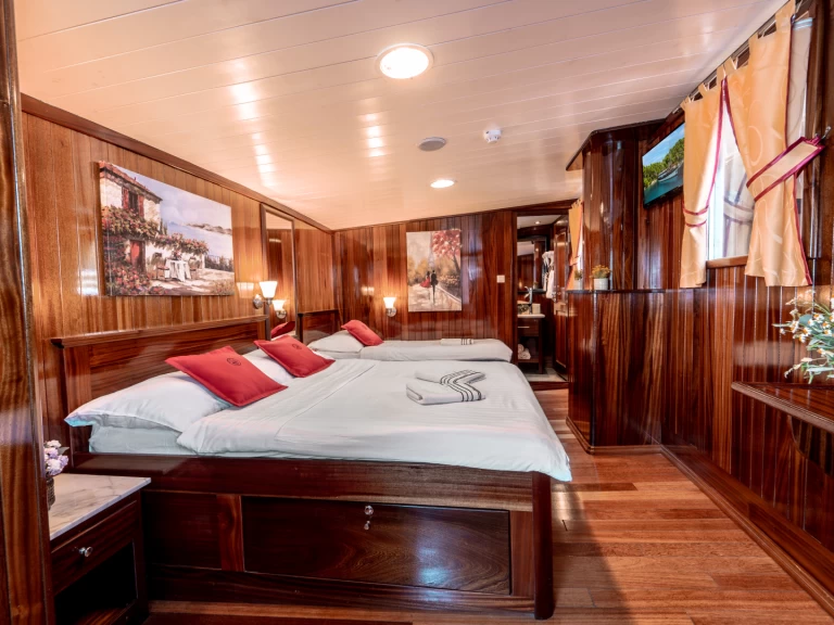 Velero para alquilar Split al mejor precio