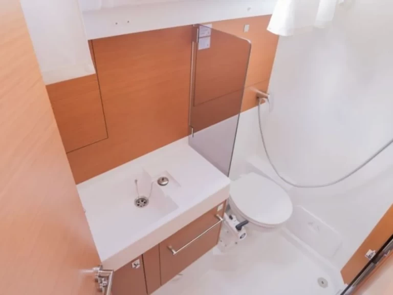 Alquiler de Velero, con o sin patrón Jeanneau Punat