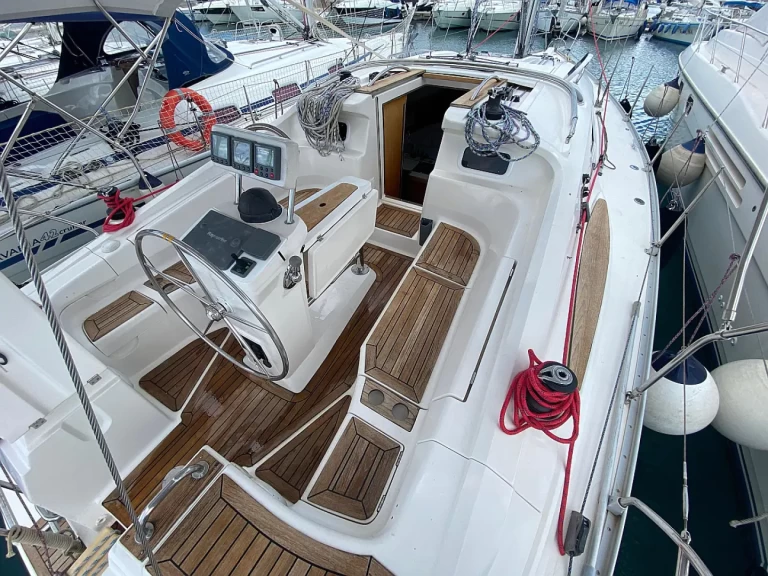 Alquiler de embarcaciones Elan Impression 384 enVodice en Samboat