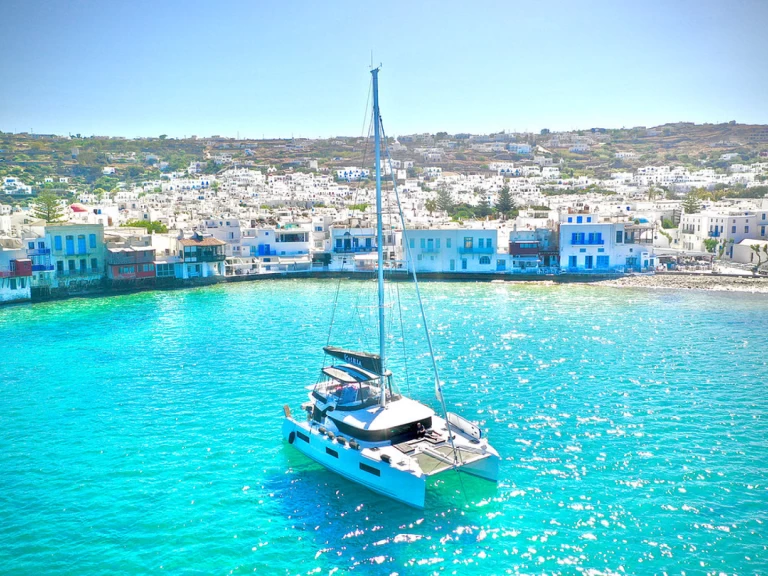 Catamarán para alquilar Toúrlos al mejor precio