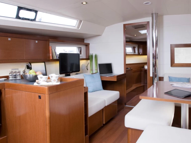 Alquiler de Bénéteau Oceanis 45 en Cos