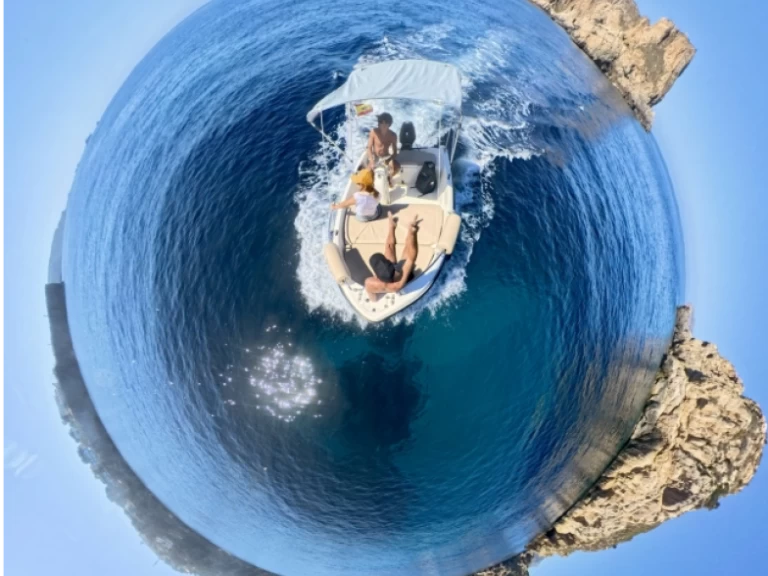 Estable Estable 400 Consola de alquiler a Santa Ponsa